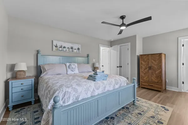 $889,000 | 102 Fairfax Road, Emerald Isle, NC 28594