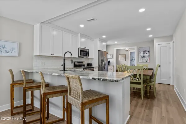 $889,000 | 102 Fairfax Road, Emerald Isle, NC 28594