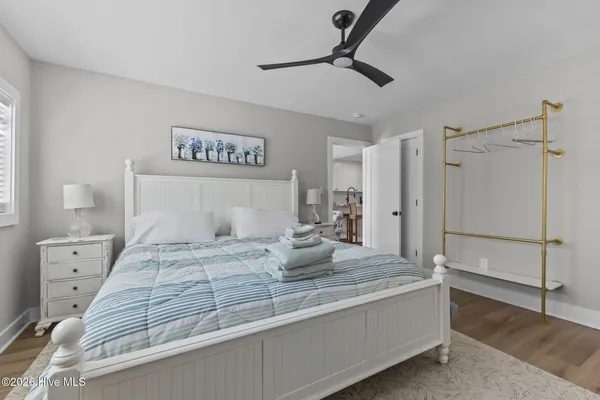 $889,000 | 102 Fairfax Road, Emerald Isle, NC 28594