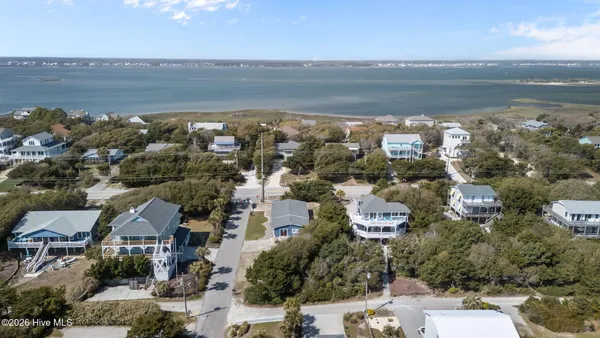 $889,000 | 102 Fairfax Road, Emerald Isle, NC 28594
