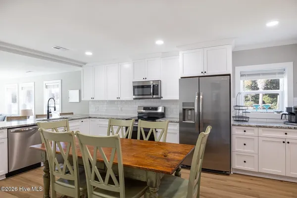 $889,000 | 102 Fairfax Road, Emerald Isle, NC 28594