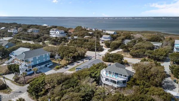 $889,000 | 102 Fairfax Road, Emerald Isle, NC 28594