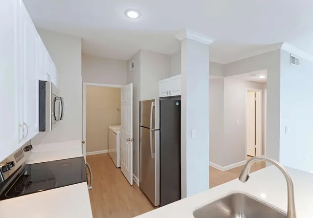 $1,299 | 10505 South I-35 Frontage Road, Unit 1717, Austin, TX 78747