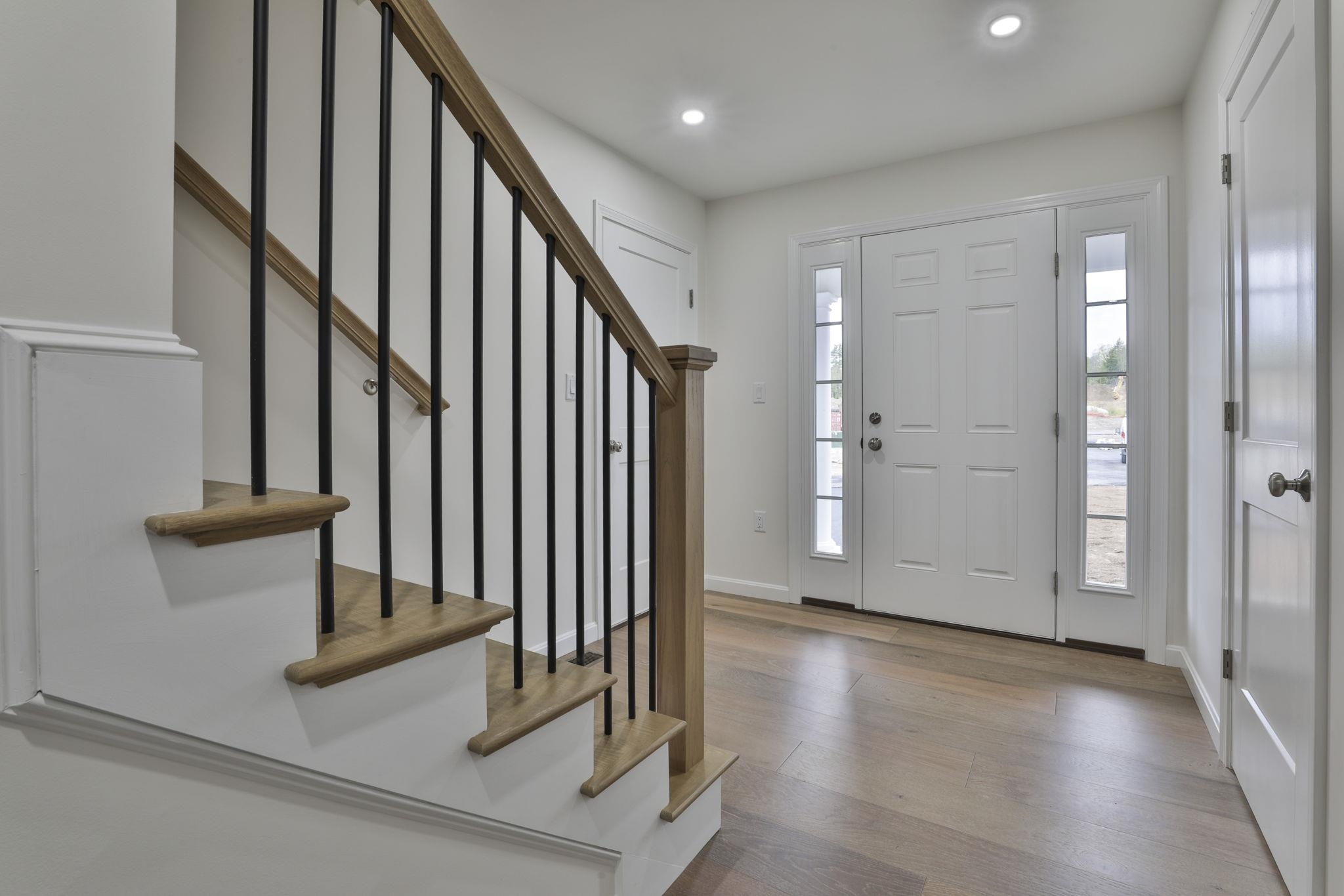73 Crestview Way Raymond, NH 03077 - Photo 5 of 39