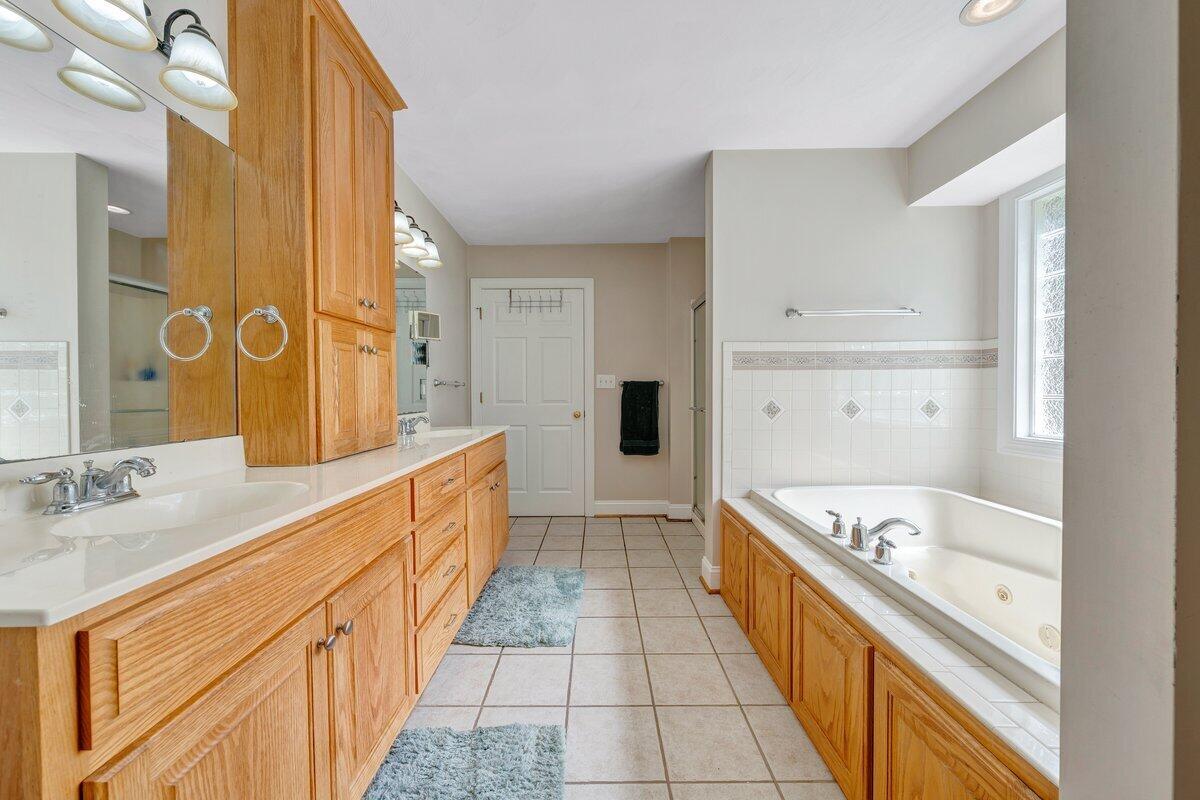 2655 Rutrough Road Southeast Roanoke, VA 24014 - Photo 26 of 71 26