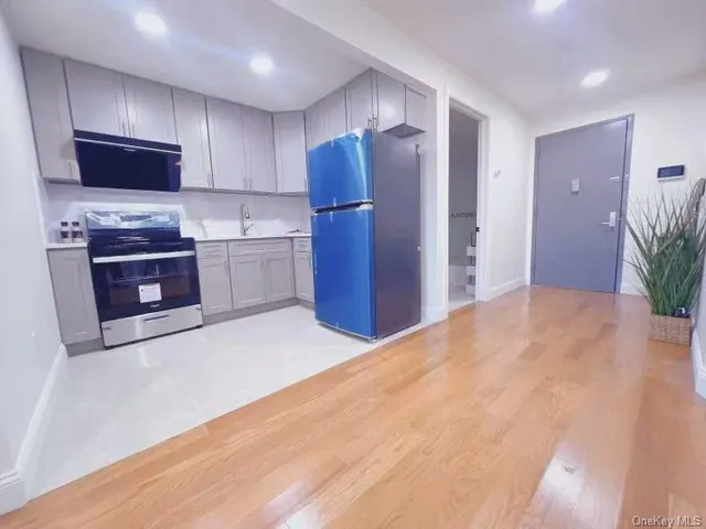 $699,000 | 141-15 Cherry Avenue, Unit 3E | Flushing