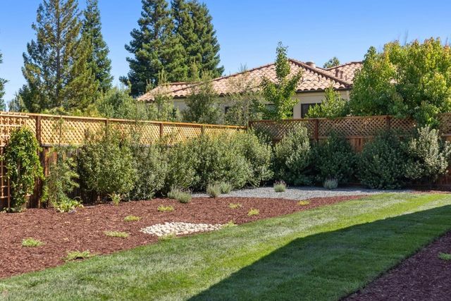 $7,350,000 | 585 Cherry Avenue, Los Altos, CA 94022