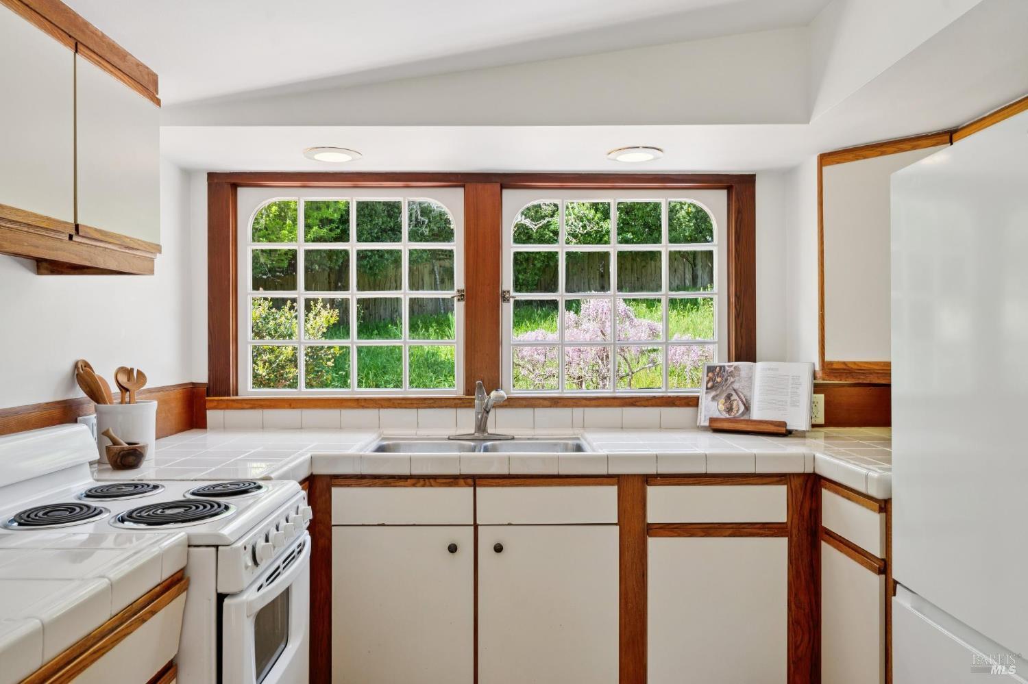 9 Portola Avenue Point Reyes Station, CA 94956 - Photo 13 of 55