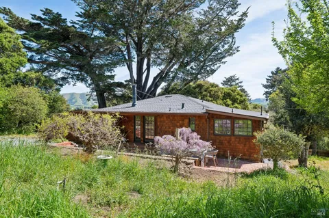 $1,595,000 | 9 Portola Avenue, Point Reyes Station, CA 94956