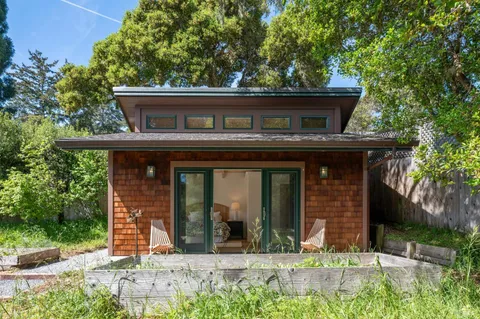 $1,595,000 | 9 Portola Avenue, Point Reyes Station, CA 94956