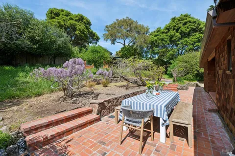 $1,595,000 | 9 Portola Avenue, Point Reyes Station, CA 94956