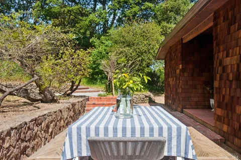 $1,595,000 | 9 Portola Avenue, Point Reyes Station, CA 94956