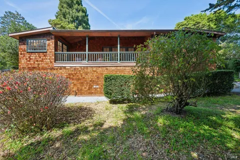 $1,595,000 | 9 Portola Avenue, Point Reyes Station, CA 94956