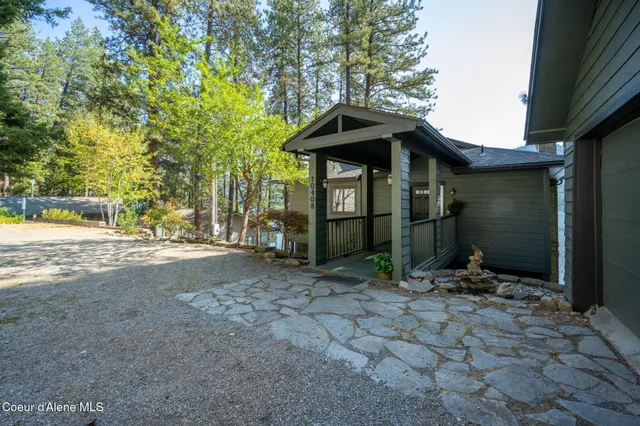 $1,999,000 | 10408 West Everest Loop, Spirit Lake, ID 83869