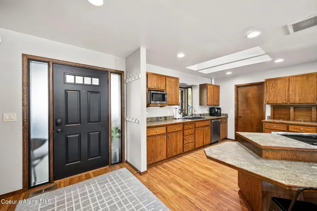 $1,999,000 | 10408 West Everest Loop, Spirit Lake, ID 83869