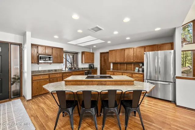 $1,999,000 | 10408 West Everest Loop, Spirit Lake, ID 83869