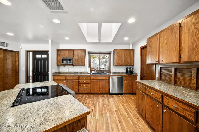 $1,999,000 | 10408 West Everest Loop, Spirit Lake, ID 83869