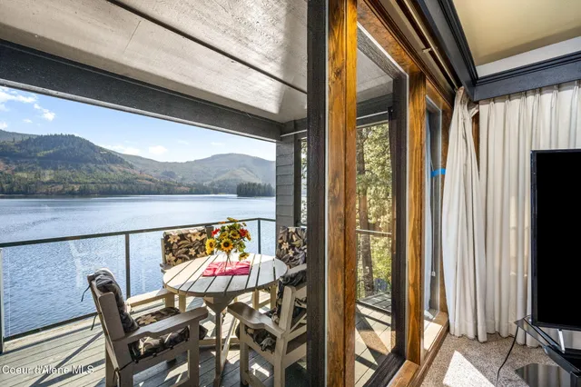 $1,999,000 | 10408 West Everest Loop, Spirit Lake, ID 83869