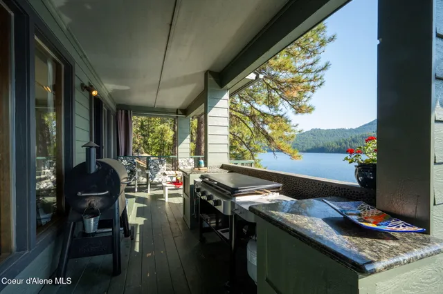 $1,999,000 | 10408 West Everest Loop, Spirit Lake, ID 83869