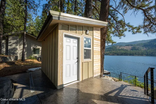 $1,999,000 | 10408 West Everest Loop, Spirit Lake, ID 83869