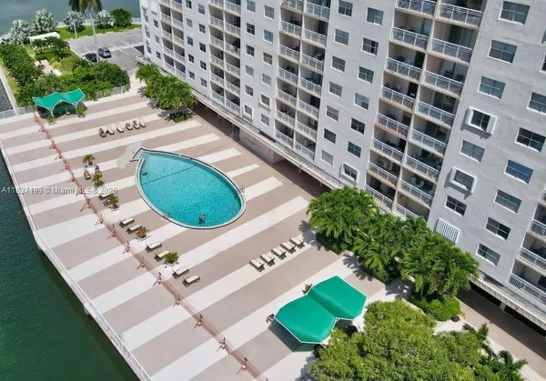 $1,650 | 400 Kings Point Drive, Unit 309, Sunny Isles Beach, FL 33160