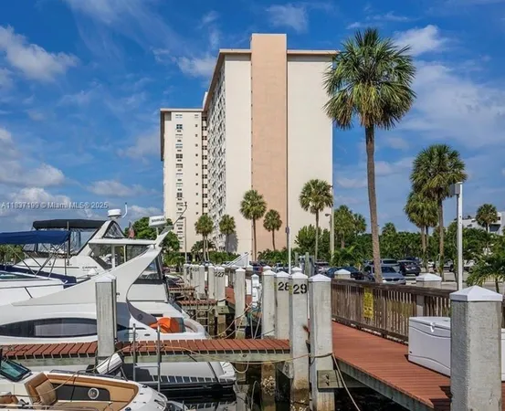 $1,650 | 400 Kings Point Drive, Unit 309, Sunny Isles Beach, FL 33160