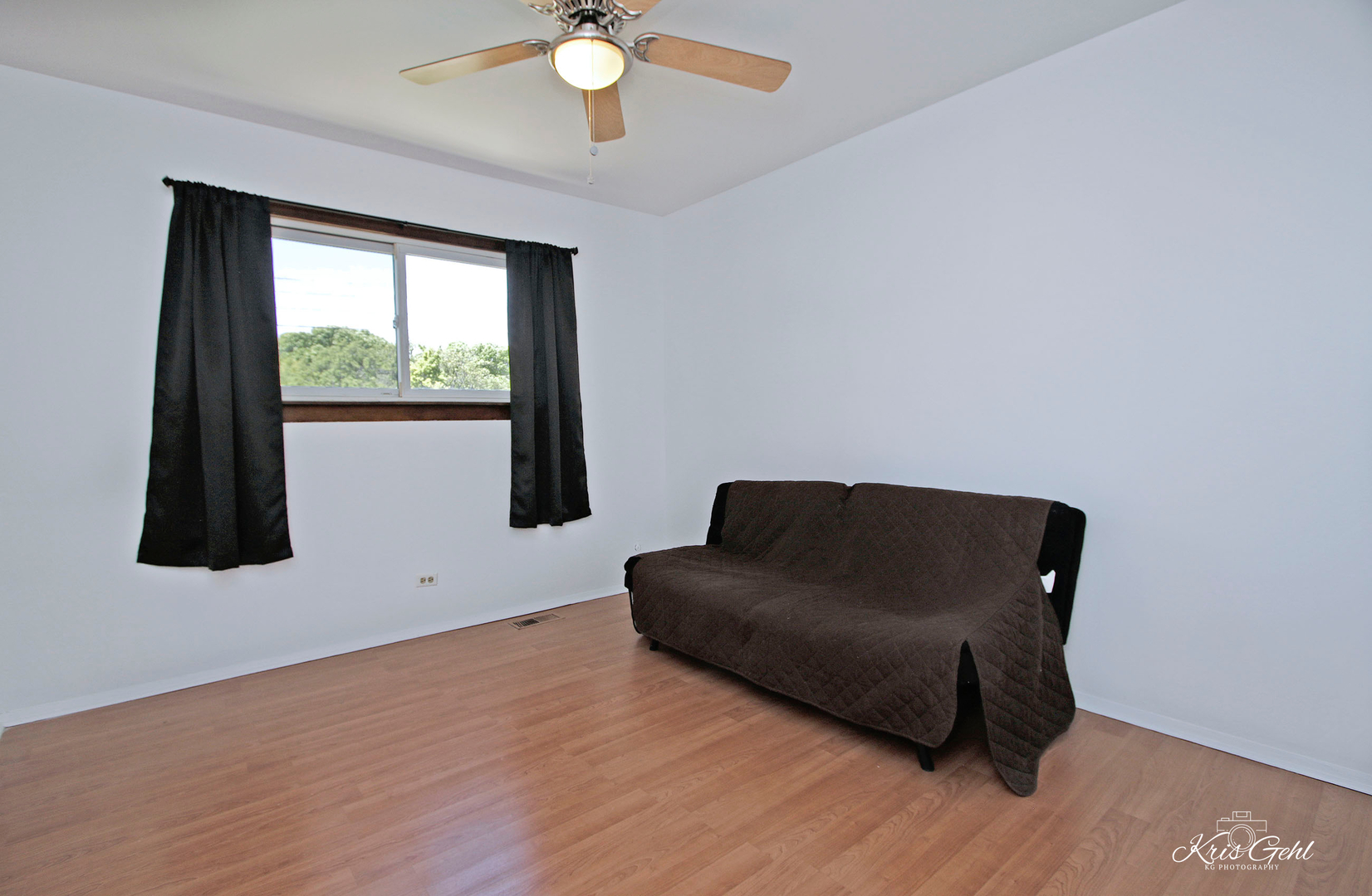 416 Arrow Trail, Unit 416 Wheeling, IL 60090 - Photo 12 of 24 a living room with furniture and a window
