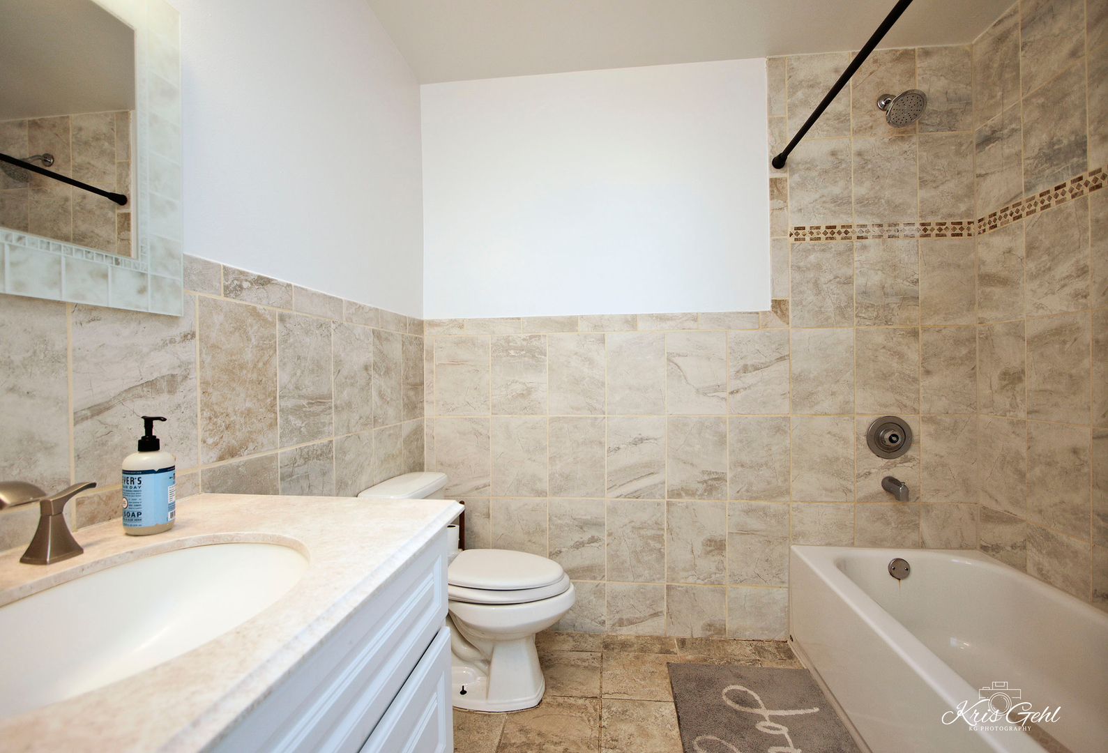 416 Arrow Trail, Unit 416 Wheeling, IL 60090 - Photo 14 of 24 a bathroom with a sink a toilet and bathtub