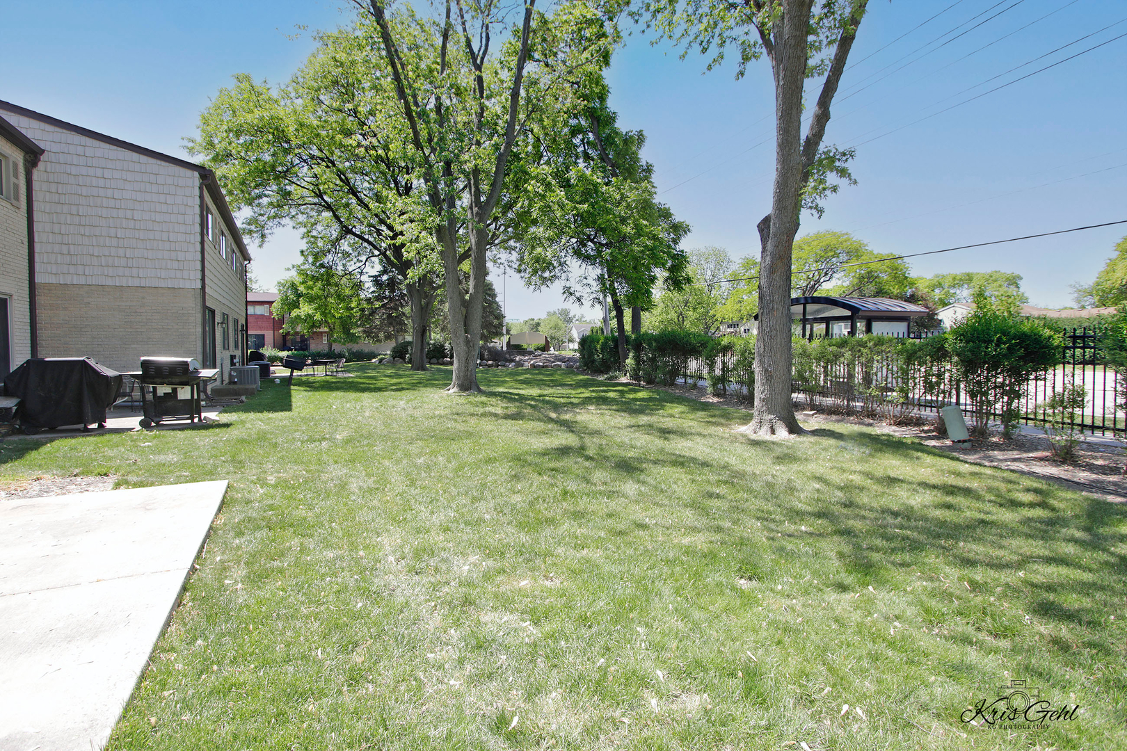 416 Arrow Trail, Unit 416 Wheeling, IL 60090 - Photo 21 of 24 a view of a yard in front of house