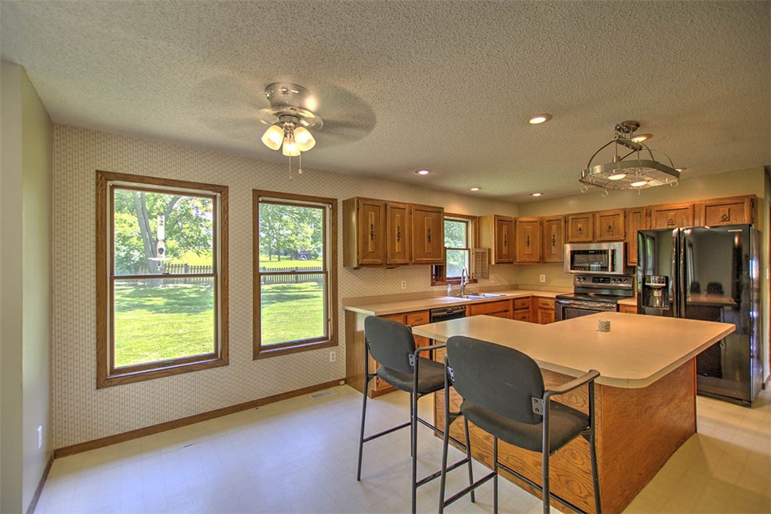 888 McKinney Lane Decatur, IL 62522 - Photo 13 of 30