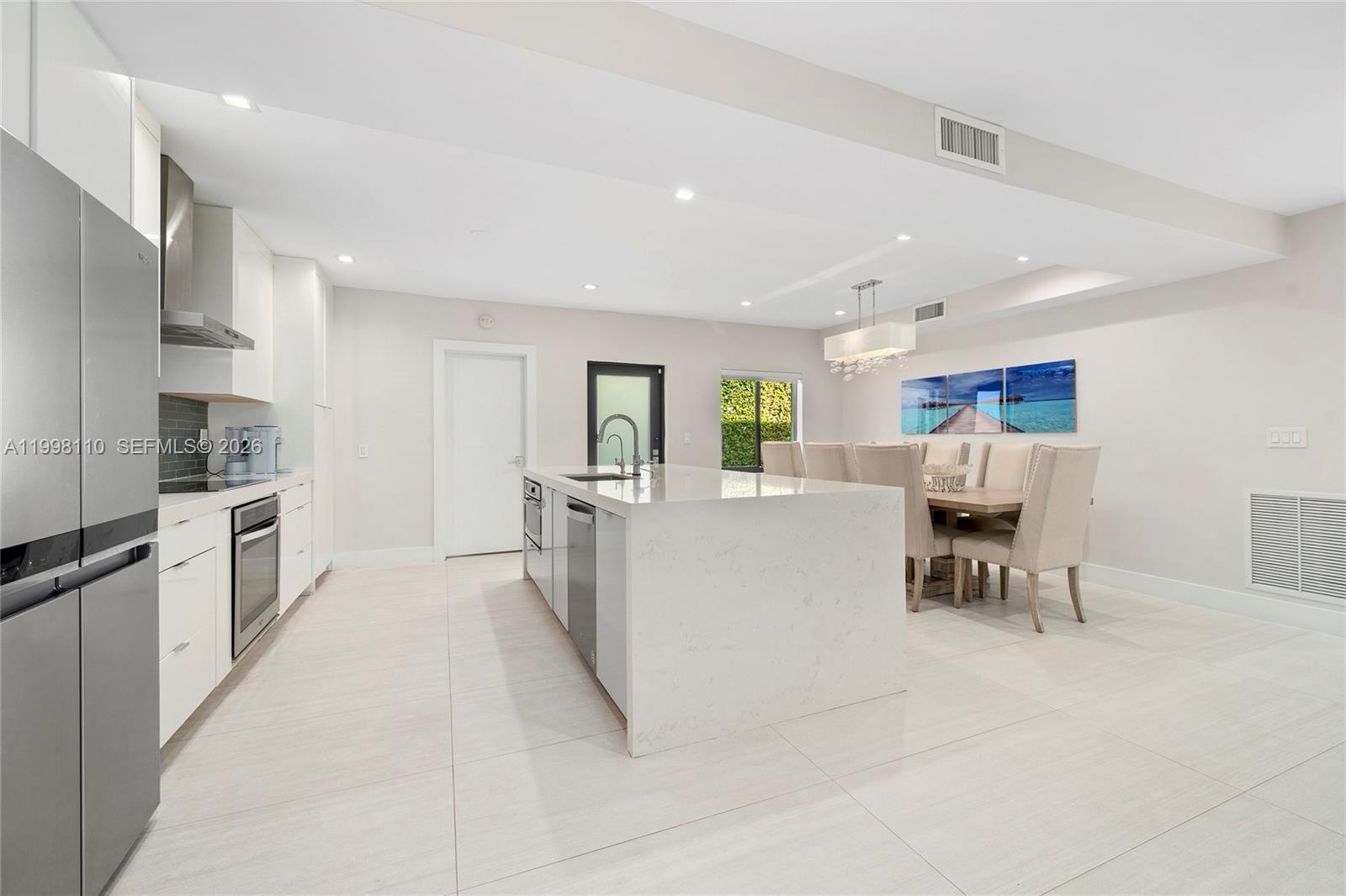 3141 North Bay Road Miami Beach, FL 33140 - Photo 6 of 26 Gallery Image 6