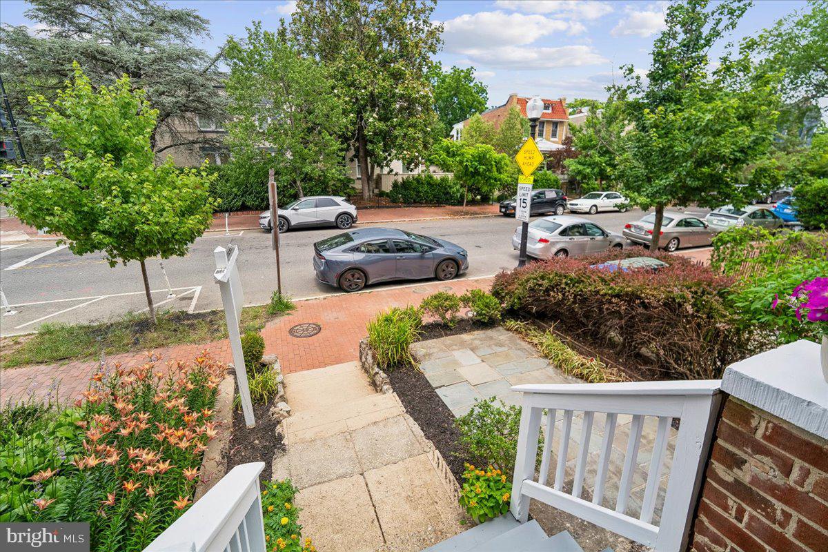 1105 G Street Southeast Washington, DC 20003 - Photo 7 of 51