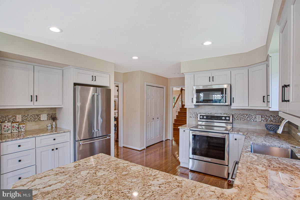 980 South River Landing Road Edgewater, MD 21037 - Photo 13 of 76 Kitchen