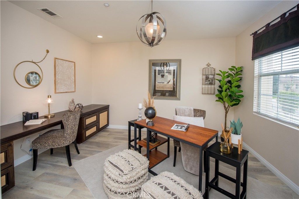 4285 Gardendale Court Riverside, CA 92505 - Photo 5 of 46