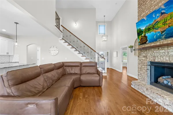 $749,900 | 895 Oak Ridge Farms Circle, Newton, NC 28658