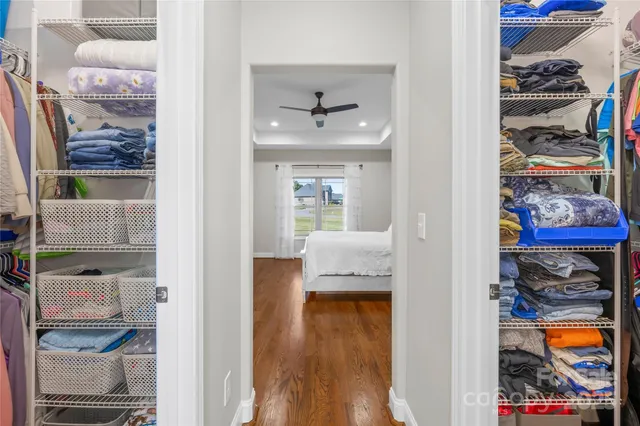 $759,900 | 895 Oak Ridge Farms Circle, Newton, NC 28658