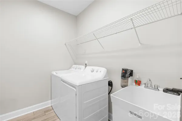 $749,900 | 895 Oak Ridge Farms Circle, Newton, NC 28658