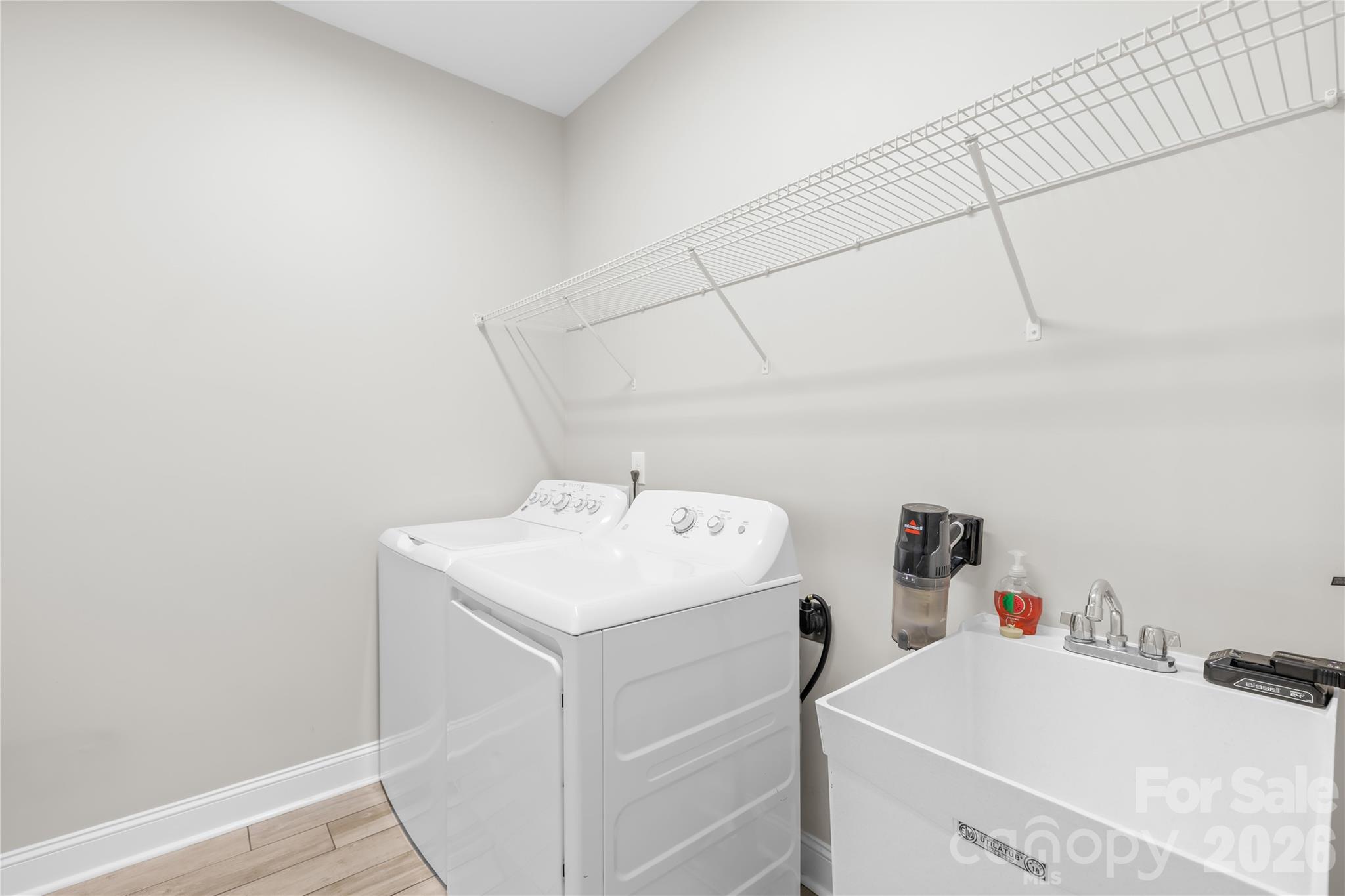 895 Oak Ridge Farms Circle Newton, NC 28658 - Photo 33 of 43 a utility room with dryer and washer