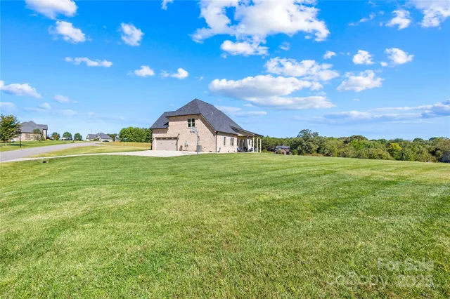 $759,900 | 895 Oak Ridge Farms Circle, Newton, NC 28658