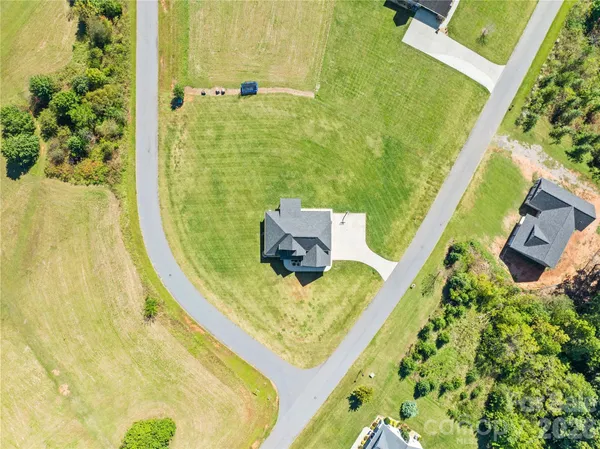 $749,900 | 895 Oak Ridge Farms Circle, Newton, NC 28658