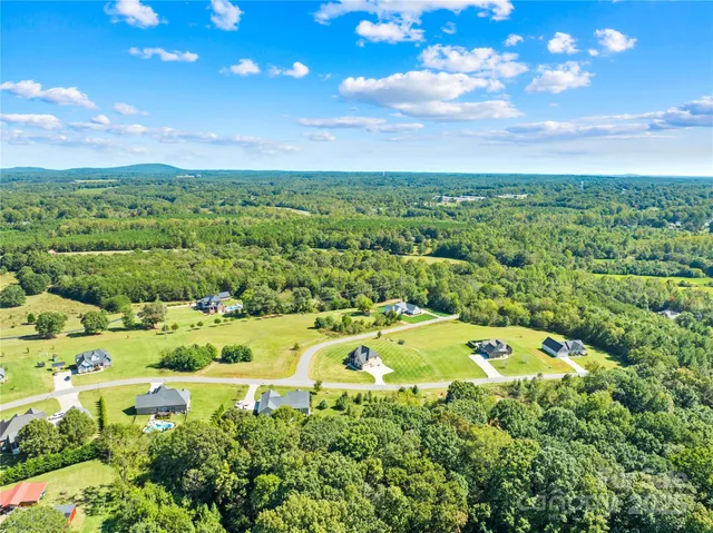 $759,900 | 895 Oak Ridge Farms Circle, Newton, NC 28658