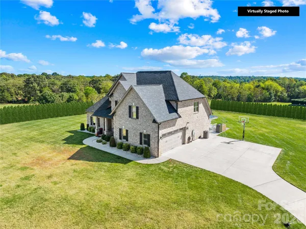 $749,900 | 895 Oak Ridge Farms Circle, Newton, NC 28658