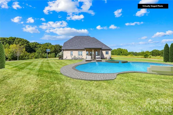 $749,900 | 895 Oak Ridge Farms Circle, Newton, NC 28658