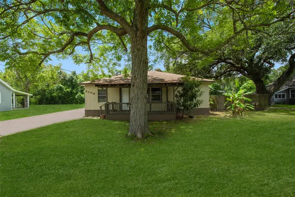 $1,750 | 5206 Avenue M, Santa Fe, TX 77510