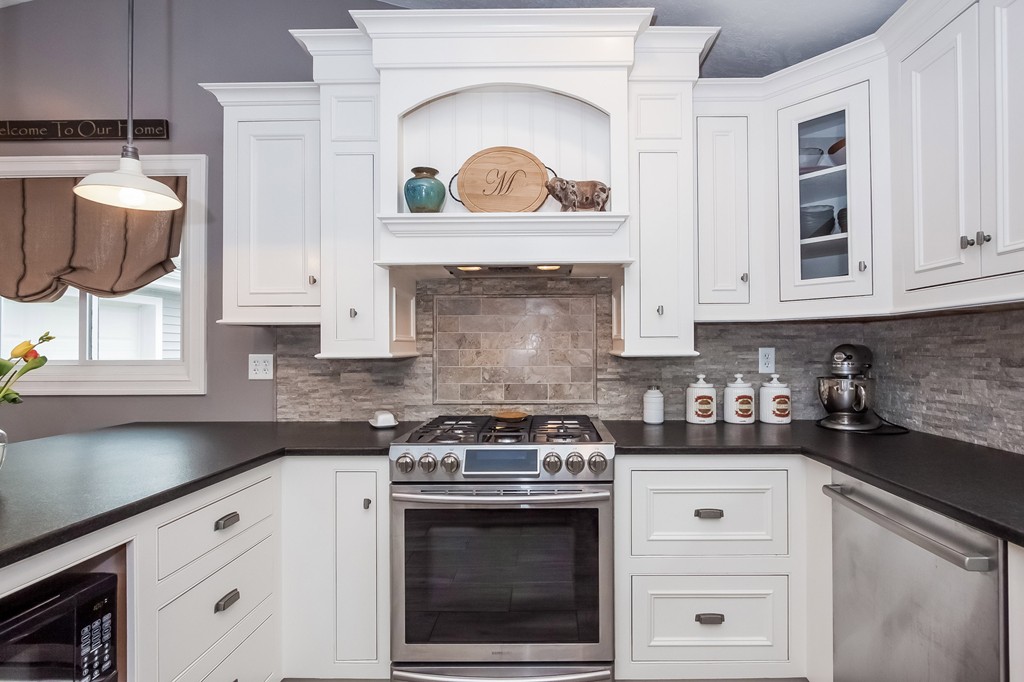 72 Squire Lane Springfield, MA 01118 - Photo 5 of 30 Gallery Image 5