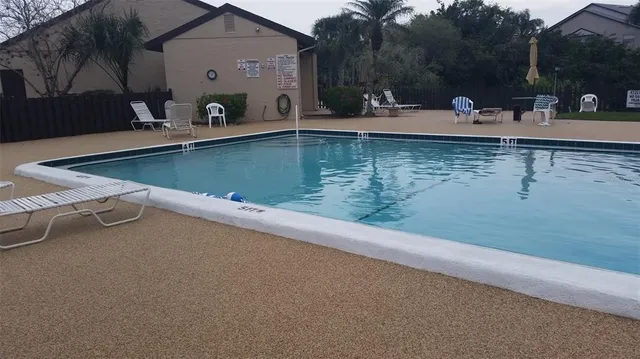 $1,650 | 2612D Hidden Lake Drive North, Unit B, Sarasota, FL 34237