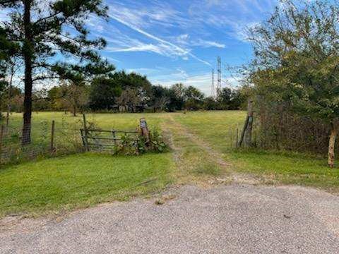 6602 Clara Lane Rosharon, TX 77583 - Photo 4 of 5 quiet country paradise - cleared,& will never have back neighbors!