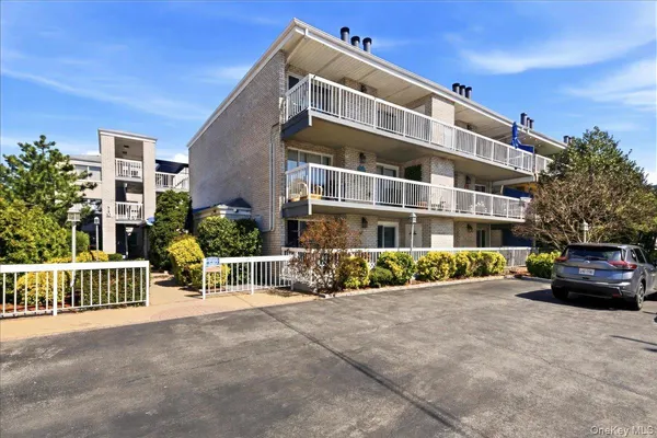 $489,999 | 540 Ellsworth Avenue, Unit D2 | Throgs Neck