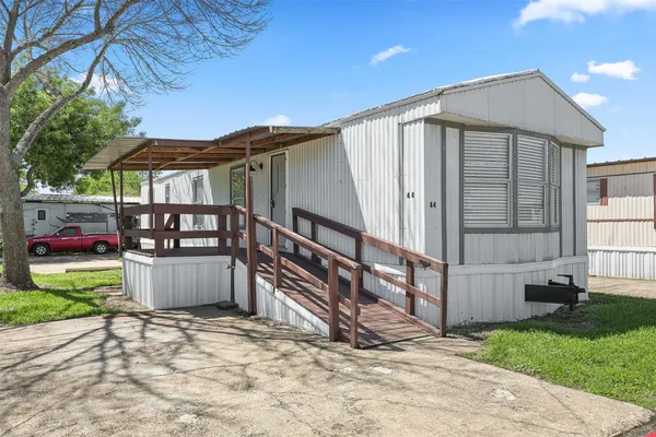 $1,200 | 2222 North Austin Avenue, Unit 44, Pearland, TX 77581