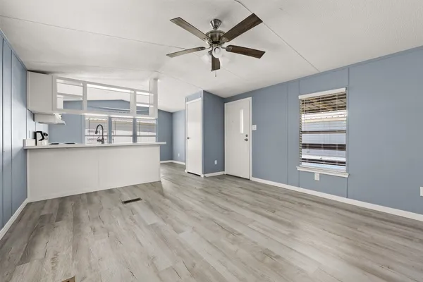$1,200 | 2222 North Austin Avenue, Unit 44, Pearland, TX 77581